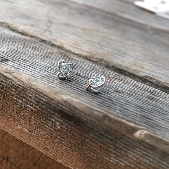 925 Crystal Butterfly ✶ Earrings - Picture 5 of 7